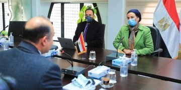 وزيرة البيئة : نثمن دور البورصة المصرية وسعيها لوضع حلول مبتكرة  لمواجهة التغيرات المناخ