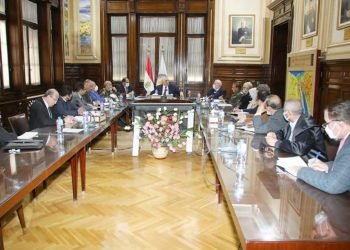 وزير الزراعة يبحث نشر السلالات المحسنة على صغار المربين في إطار المبادرة الرئاسية حياة كريمة