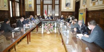 وزير الزراعة يبحث نشر السلالات المحسنة على صغار المربين في إطار المبادرة الرئاسية حياة كريمة