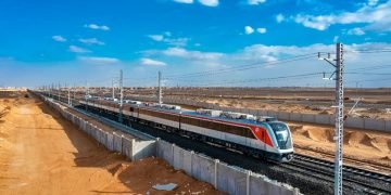 وزير النقل: وصول 12 قطارا من إجمالى 22 قطارا لازمة للتشغيل.. وجرار ديزل خاص بالورشة .. وجار شحن الـ  10 قطارات المتبقية