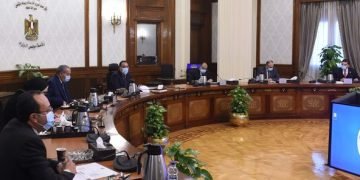 مدبولى يكلف بتشكيل مجموعة عمل تختص بحل مشكلات المستثمرين والتنسيق بشأن المعوقات والشكاوى المختلفة