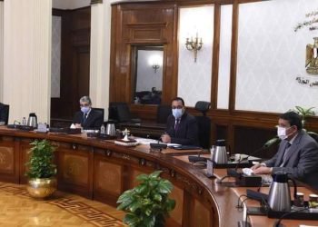 مدبولي يتابع موقف إدارة وتشغيل شبكي نقل وتوزيع الكهرباء في العاصمة الإدارية