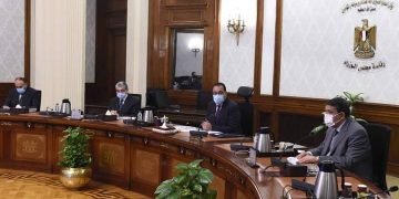 مدبولي يتابع موقف إدارة وتشغيل شبكي نقل وتوزيع الكهرباء في العاصمة الإدارية