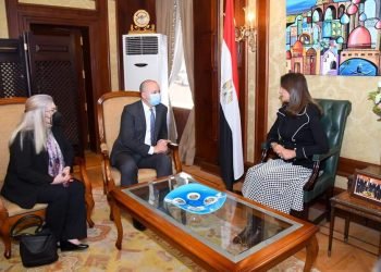 السفيرة نبيلة مكرم: الجالية المصرية في كندا مؤثرة للغاية.. وخبراء مصر هناك شريك أساسي في نجاح “مصر تستطيع”