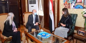 السفيرة نبيلة مكرم: الجالية المصرية في كندا مؤثرة للغاية.. وخبراء مصر هناك شريك أساسي في نجاح “مصر تستطيع”