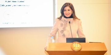 وزيرة الهجرة تتلقى تقريرا حول المشتركين في أول تأمين على المصريين بالخارج خلال شهر يناير