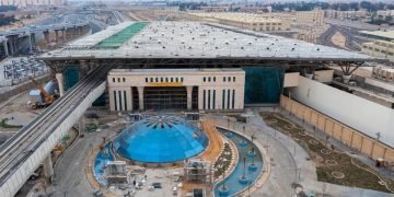 وزير النقل يتابع التجهيزات النهائية  لمحطات القطار الكهربائى الخفيف LRT ومراحل التشغيل التجريبي للمرحلة الأولى للمشروع