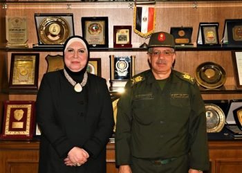 نيفين جامع: توجيهات رئاسية بالتوسع فى إنشاء المناطق و المجمعات الصناعية بكافة محافظات الجمهورية  وفى مختلف القطاعات الإنتاجية