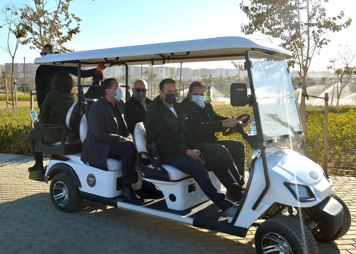 رئيس الوزراء يختتم جولته بالعاصمة الإدارية الجديدة بمتابعة موقف تنفيذ مشروع الحدائق المركزية (النهر الأخضر)