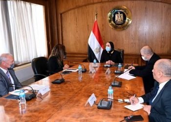 نيفين جامع: تبحث مع وفد البنك الدولي سبل تحقيق التنمية المستدامة في ضوء التغيرات المناخية