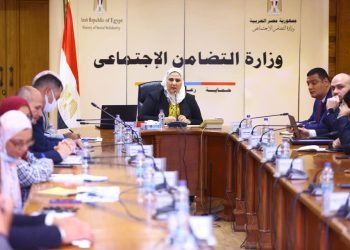 وزيرتا التضامن والبيئة يبحثان مع منظمات المجتمع المدني العاملة في  مجال البيئة استعدادات المشاركة في مؤتمر التغير المناخي بشرم الشيخ