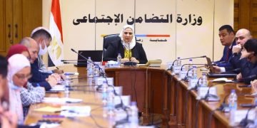 وزيرتا التضامن والبيئة يبحثان مع منظمات المجتمع المدني العاملة في  مجال البيئة استعدادات المشاركة في مؤتمر التغير المناخي بشرم الشيخ