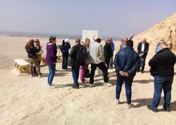 إقبال السياح من جميع الدول على منطقة آثار تل العمارنة بالمنيا