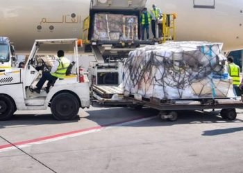 عبد الغفار : استقبال مليونين و158 ألف جرعة من لقاح «فايزر» بمطار القاهرة الدولي