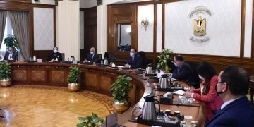 مدبولي يتابع تنفيذ تكليفات الرئيس بالمحافظة على استمرارية المخزون الاستراتيجي من السلع الغذائية الرئيسية