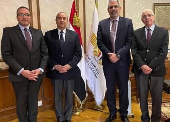 وزير الطيران: تعزيز التعاون مع منظمة الأياتا فى مختلف مجالات النقل الجوى