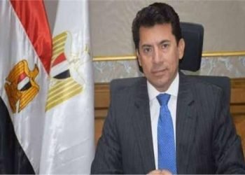 الدكتور اشرف صبحى فى الكاميرون اليوم لمؤازرة منتخب مصر