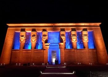 وزير السياحة والآثار يتفقد أعمال الترميم بمعبد دندرة