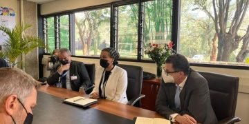 وزيرة البيئة تلتقى المدير التنفيذي لبرنامج الأمم المتحدة للبيئة لبحث استعداد مصر لاستضافة مؤتمر تغير المناخ  COP27