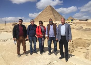 وفداً تليفزيونيا رومانيا في زيارة تعريفية لمصر