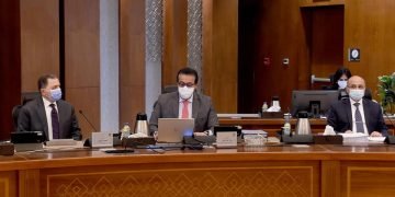 عبدالغفار: نقص معدلات أعداد مرضى اشتباه كورونا بنسبة 41% وزيادة معدلات الخروج من غرف الرعاية إلى الأقسام الداخلية بالمستشفيات