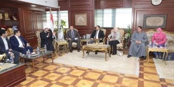 محافظ بني سويف ووزير الأوقاف يشهدان استلام 3أطنان لحوم من صكوك الإطعام لتوزيعها على الأولى بالرعاية