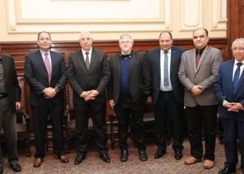 وزير الزراعة يبحث مع ممثل جامعة فلوريدا الأمريكية تخفيض أسعار شتلات الفراولة وإنشاء مركزا عالميا  لإنتاج أجود الأصناف