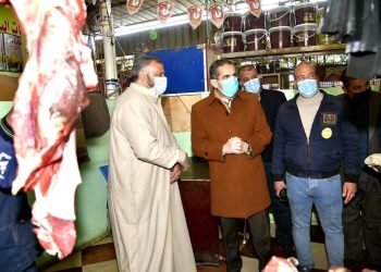 محافظ الغربية يتابع  المنافذ الجديدة لبيع المواد الغذائية بأسعار مخفضه للمواطنين