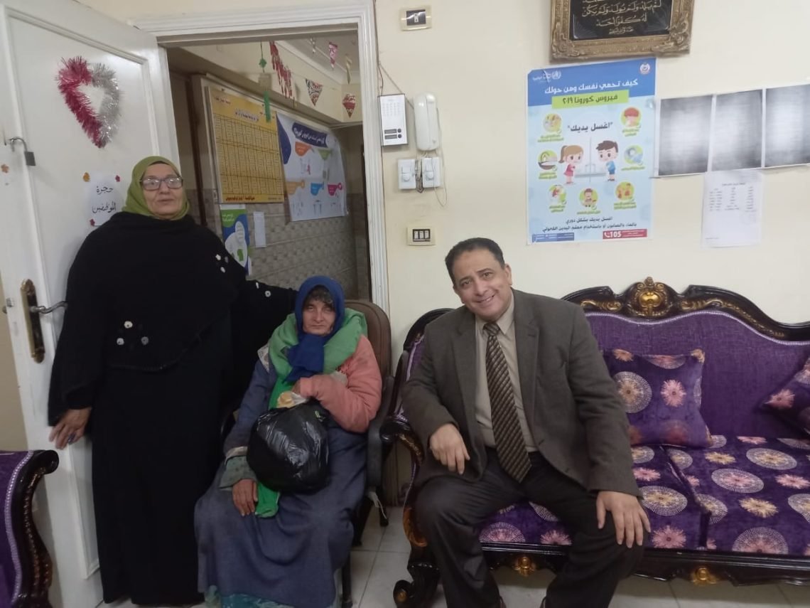 القباج  توجه فريق التدخل السريع المركزي بوزارة التضامن الاجتماعي بسرعة إنقاذ ٤ مواطنين بلا مأوى بينهم سيدة وطفلة