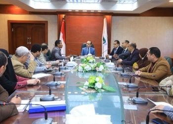 اجتماعا موسعا بحضور جميع الجهات المعنية لمناقشة ضبط منظومة الأسعار والرقابة على الأسواق بسوهاج