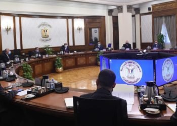 مدبولى يطالب بالعمل على تخفيض زمن الإفراج الجمركى عن الشحنات إلى أقل فترة ممكنة مع ضرورة تعاون كل الجهات