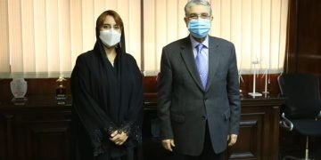 وزير الكهرباء يستقبل سفيرة الامارات بالقاهرة وذلك لبحث سبل دعم وتعزيز التعاون بين البلدين فى مجال الكهرباء والطاقة المتجددة