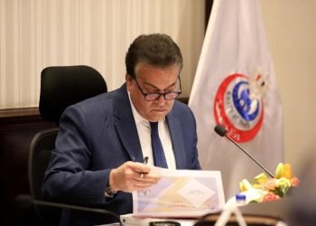 الصحة: انخفاض معدلات تردد مرضى فيروس كورونا على المستشفيات بنسبة 50% وانخفاض الوفيات 48%