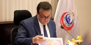 الصحة: انخفاض معدلات تردد مرضى فيروس كورونا على المستشفيات بنسبة 50% وانخفاض الوفيات 48%