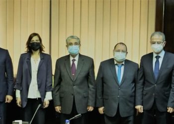 وزير الكهرباء يستقبل وزيرة الطاقة والتجارة بقبرص لبحث سبل دعم وتعزيز التعاون بين قطاعى الكهرباء والطاقة بالبلدين