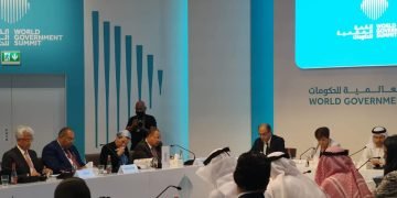 وزير المالية.. في لقائه مع مدير عام صندوق النقد الدولي علي هامش القمة العالمية للحكومات بدبي: