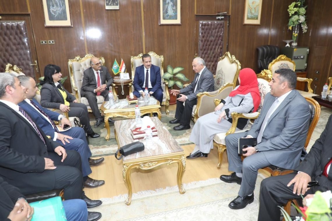 محافظ المنوفية يلتقي وفد جمعية أصدقاء مرضى معهد الكبد القومي ويؤكد تقديم كافة أوجه الدعم للمنظومة الطبية