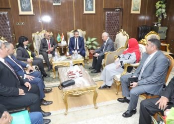 محافظ المنوفية يلتقي وفد جمعية أصدقاء مرضى معهد الكبد القومي ويؤكد تقديم كافة أوجه الدعم للمنظومة الطبية