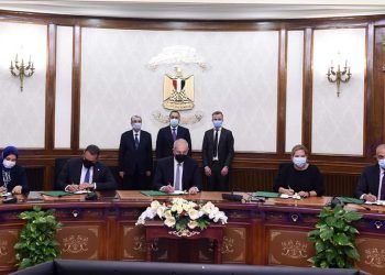 مدبولي: التوسع فى مجال الطاقة النظيفة واستخداماتها ومشروعات الوقود الأخضر على قائمة الأولويات