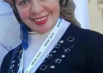 بملامحي عذب الأقاويل