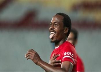 الاهلى يتقدم على المريخ السودانى بهدف فى الشوط الاول