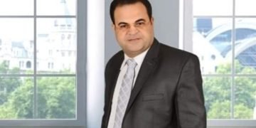 ولي أمر يشيد بمنع دخول الطلبة بالكتاب المدرسي