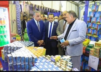 محافظ سوهاج يتفقد معرض ” أهلا رمضان ” بمدينة البلينا