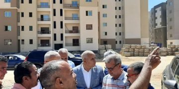مسئولو ” الإسكان ” يتفقدون عدداً من المشروعات السكنية والمرافق بمدينتى العاشر من رمضان والعبور الجديدة