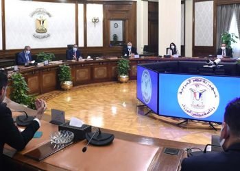 رئيس الوزراء يتابع جهود توفير السلع الاستراتيجية ومستلزمات الإنتاج