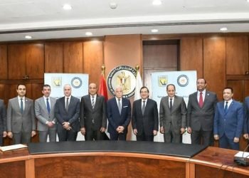 بروتوكول تعاون لتحويل سيارات مدينة شرم الشيخ للعمل بالغاز