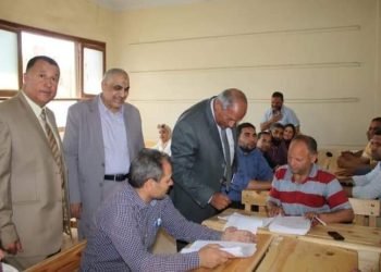 وكيل تعليم بني سويف يتفقد لجان تقدير الدرجات للشهادة الاعدادية