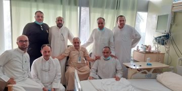 رابطة أبناء أسيوط للتكافل الاجتماعي للعاملين بالكويت في زيارة لثروت أبو عيطة