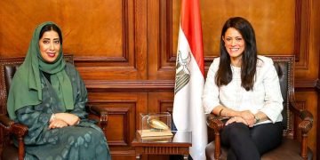 المشاط.. تستعرض مع نائبة رئيسة مجلس الإمارات للتوازن بين الجنسين السياسات الداعمة لتمكين المرأة