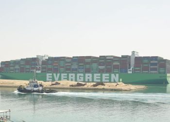 قناة السويس تشهد عبور سفينة الحاويات العملاقة “EVER ART أحدث وأكبر سفينة حاويات في العالم في رحلتها الأولى